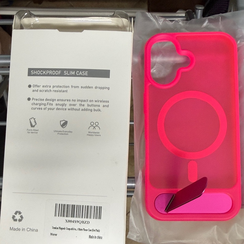 Shockproof Slim Pink iPhone 17 Case